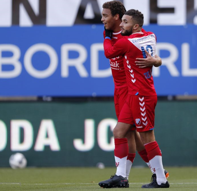 لبيض يتفنن في توقيع عاشر الأهداف