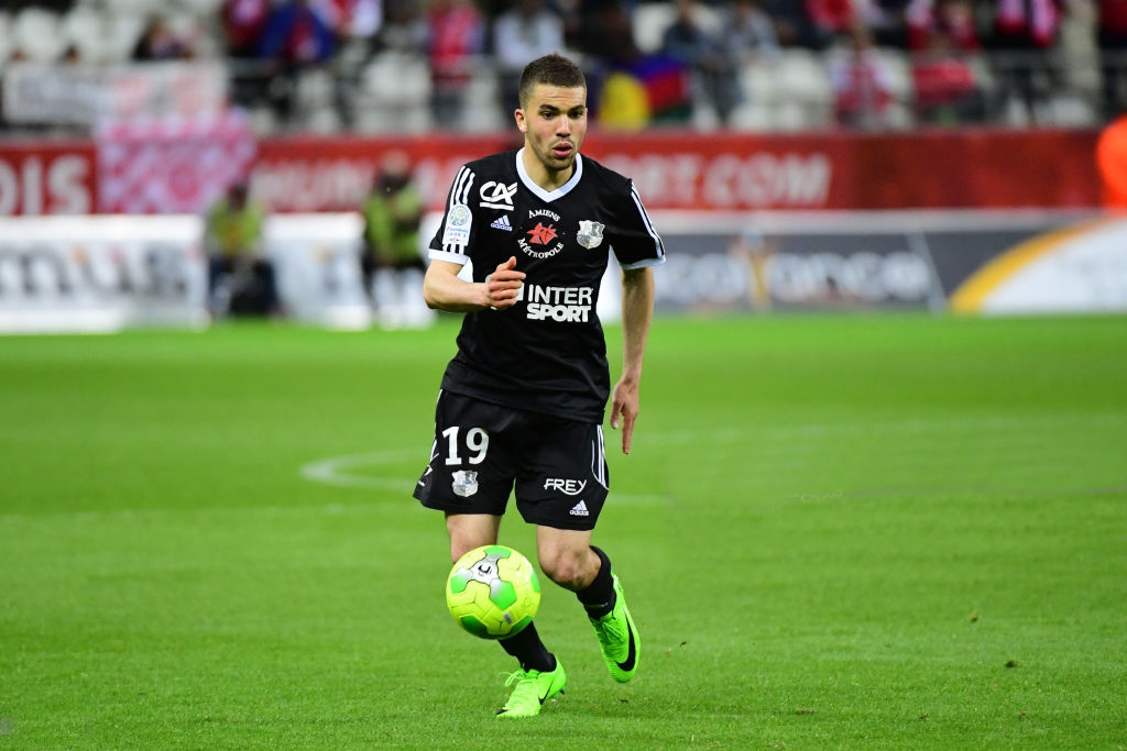 هل ضاعت مكانة الحجام؟