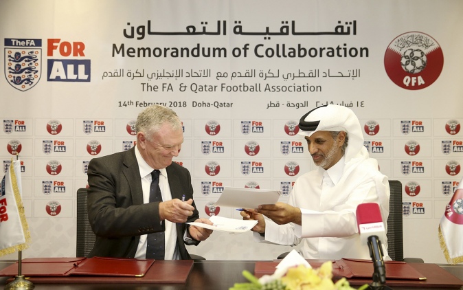 الاتحاد القطري لكرة القدم واللجنة العليا يوقعان مذكرتي تفاهم مع الاتحاد الإنجليزي