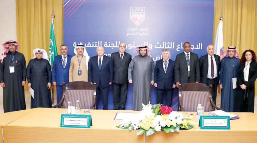 الإتحاد العربي لكرة القدم يناقش لائحة بطولة الأندية