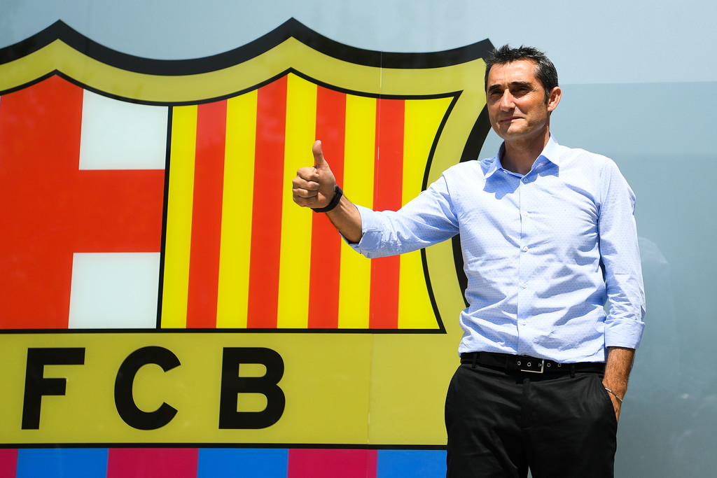 برشلونة يدرس إقالة المدرب إرنستو فالفيردي