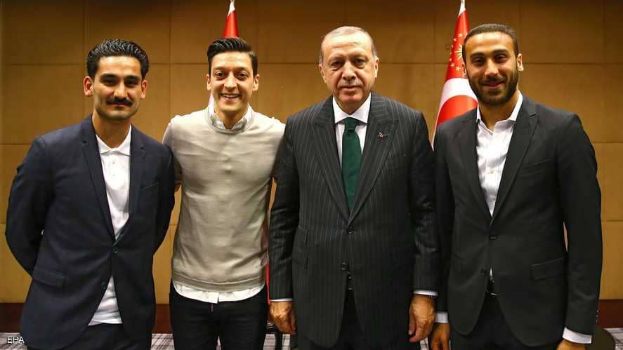 مونديال 2018: أوزيل وغوندوغان  عانيا  من الانتقادات بسبب أردوغان