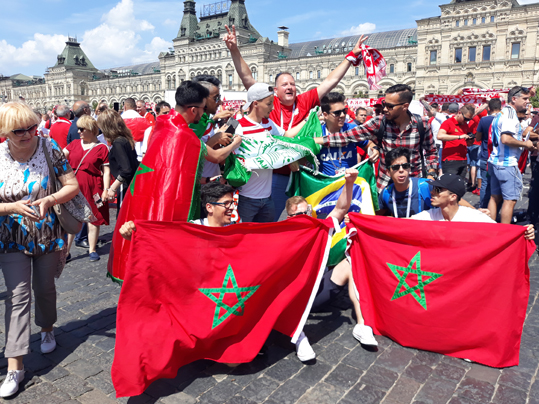 هنا موسكو: بالصور العاصمة تستيقظ على إيقاع زحف أكثر من 30 ألف مغربي