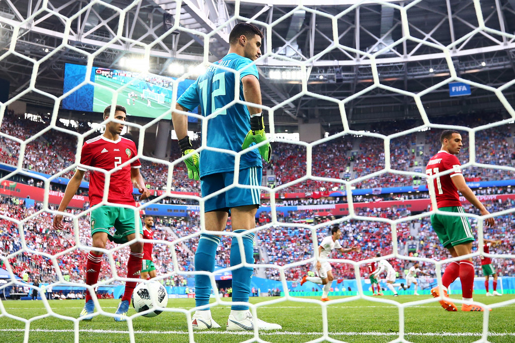  فيفا  تفاجئ الحارس المغربي منير المحمدي