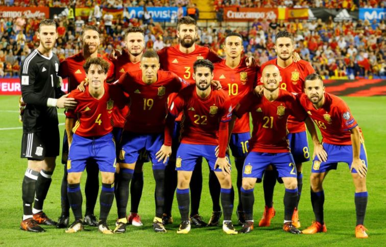 مدرب سويسرا: منتخب إسبانيا سيبلغ نصف النهائي