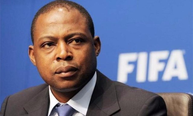 الفيفا تقرر إيقاف أسطورة كرة القدم الافريقية كالوشا بواليا