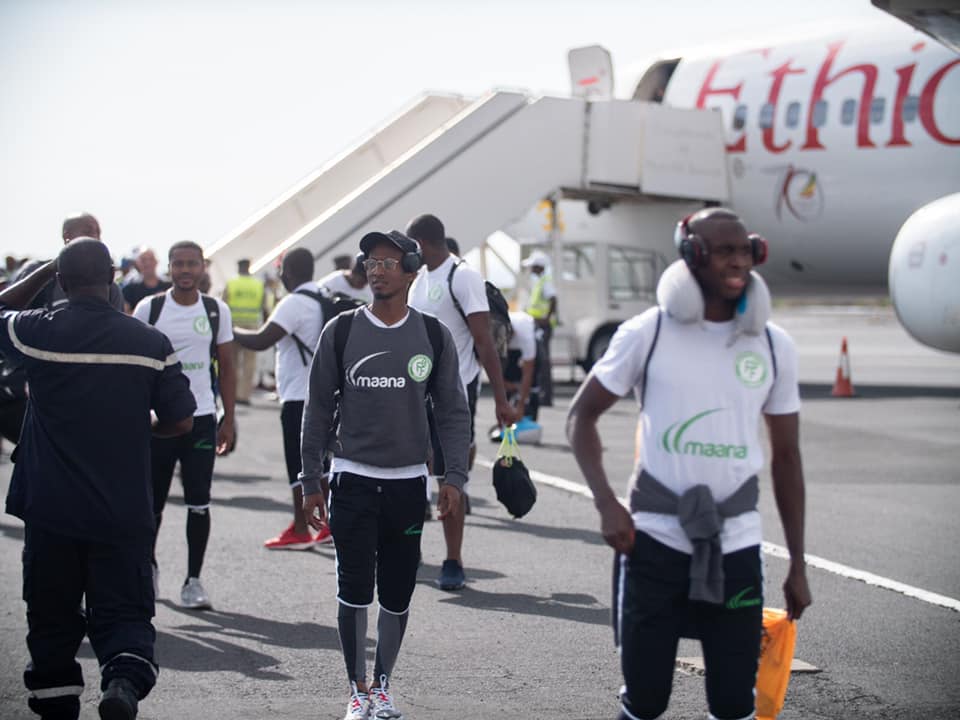 الحيتان وصلت مبكرا إلى جزرها وتتوعد بالرد