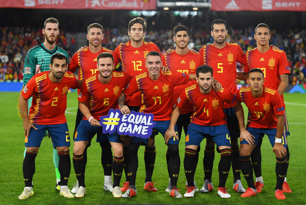 إسبانيا تنتقد خط الدفاع  الانتحاري  بعد الهزيمة أمام إنجلترا