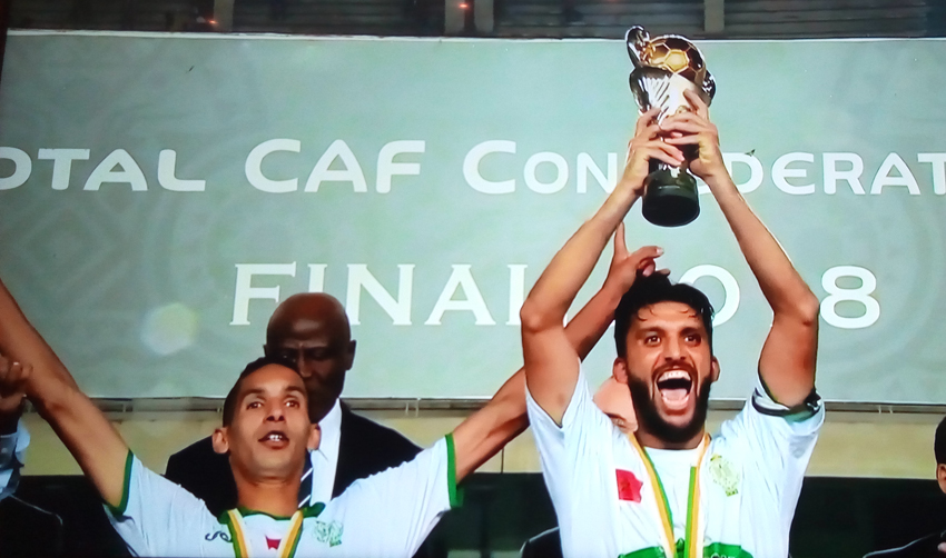 الرجاء البيضاوي يهدي اللقب السادس لكرة القدم المغربية في تاريخ المسابقة
