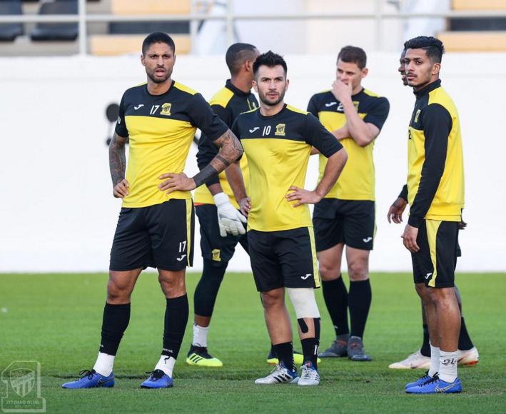 داكوسطا ينعش تدريبات الاتحاد