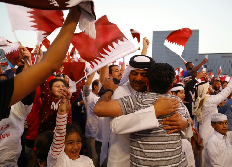 قطر تحتفل على وقع الانتصار القادم من الإمارات