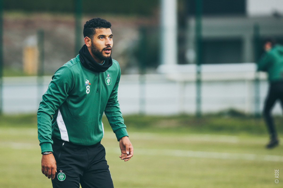 أيت بناصر يغزو قلعة الفيلودروم