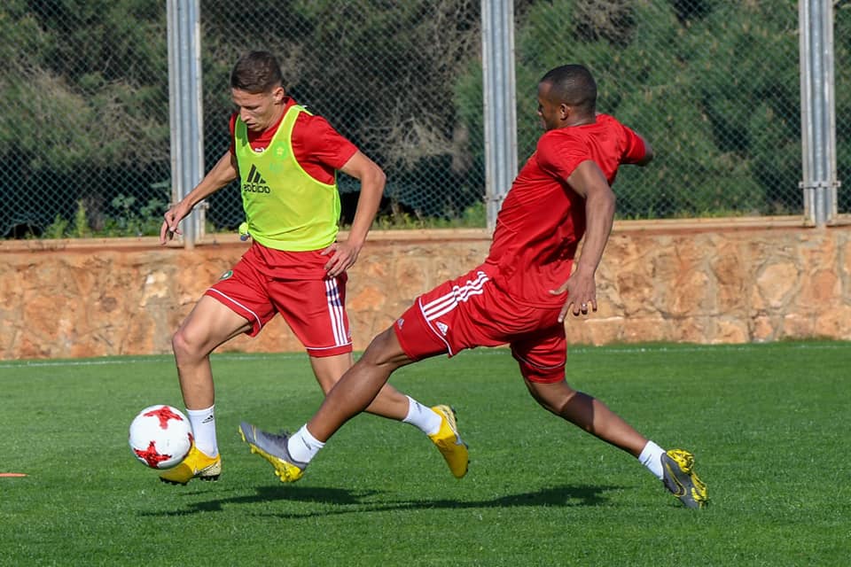 باعدي تفوق بالطول والعرض على الحجام