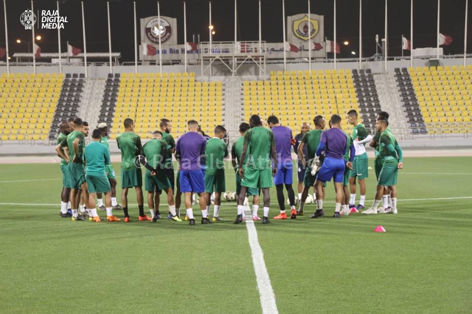 الرجاء تدرب بملعب قطر دون غيابات