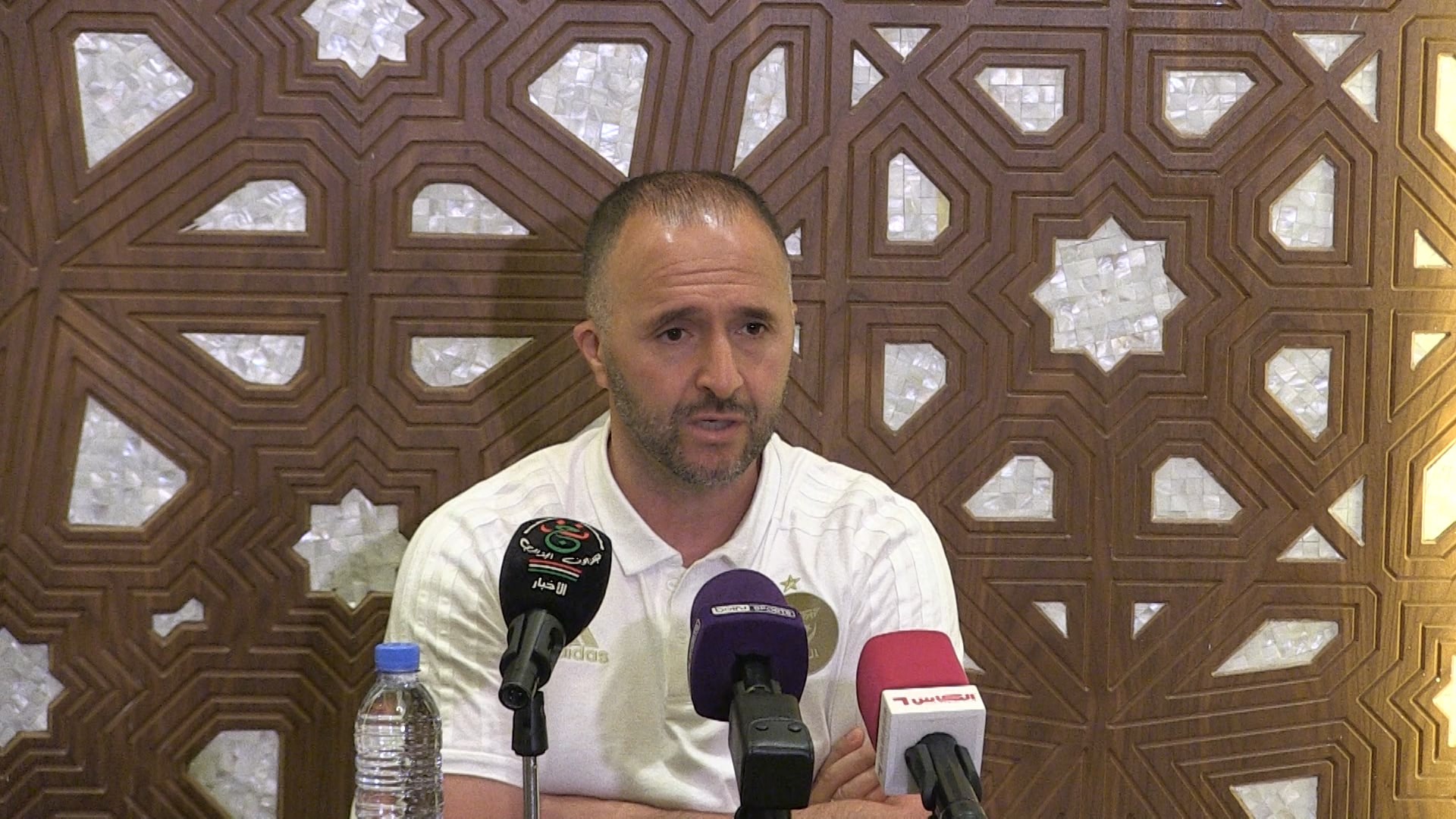 مدرب منتخب الجزائر: ما حدث للوداد يقلقنا قبل انطلاق الكان