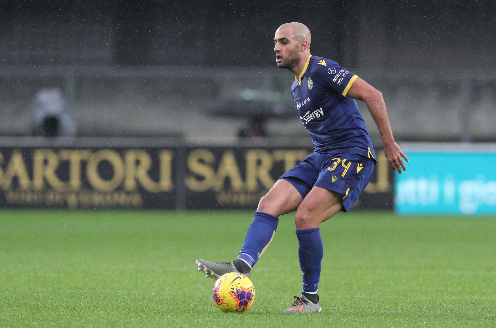 أمرابط يقترب بنسبة كبيرة من فريق نابولي