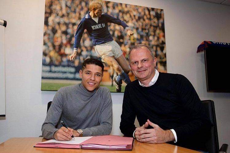 رسميا حارث وشالك يمددان الإرتباط