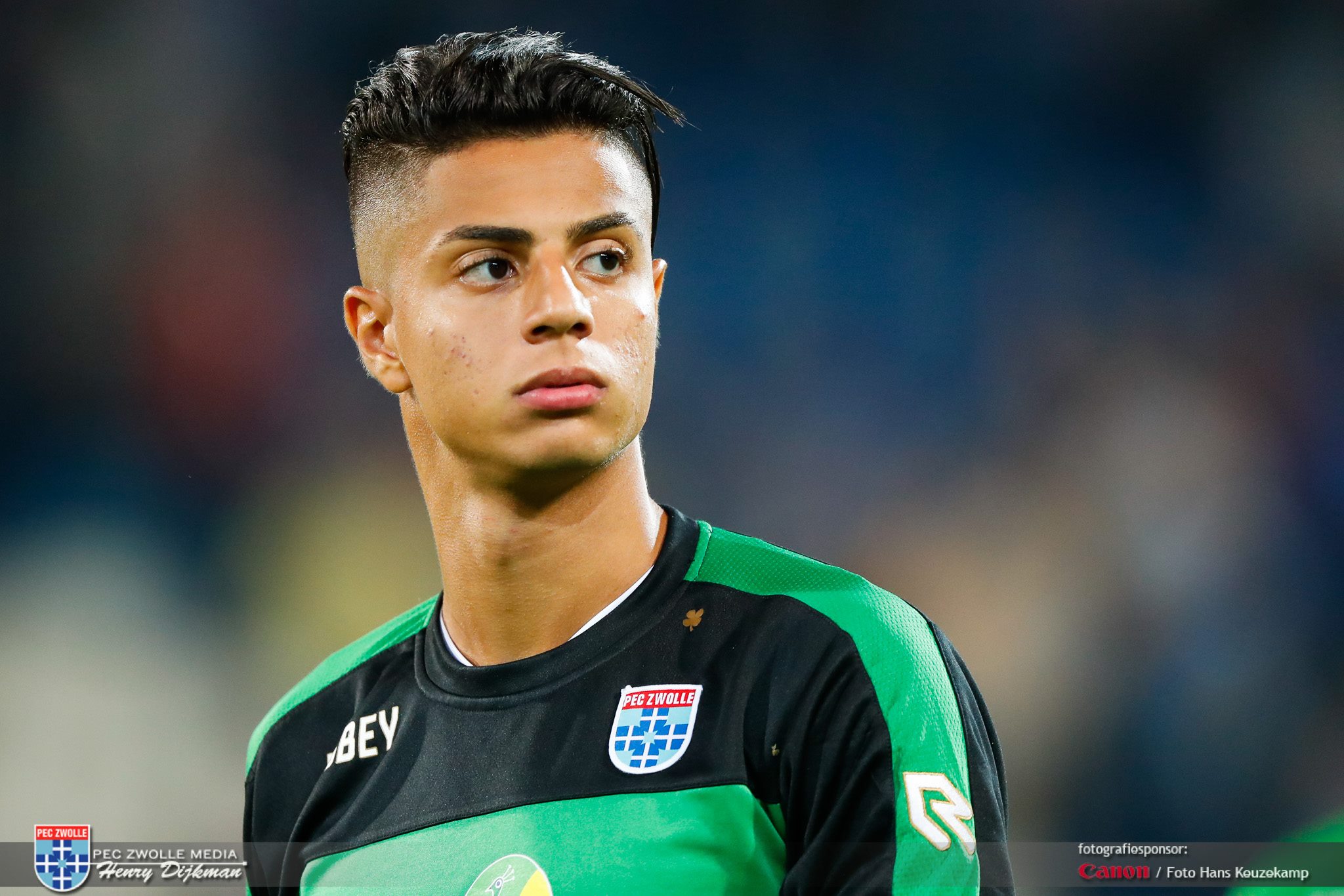 مستور لا يلعب حتى مع هواة إيطاليا