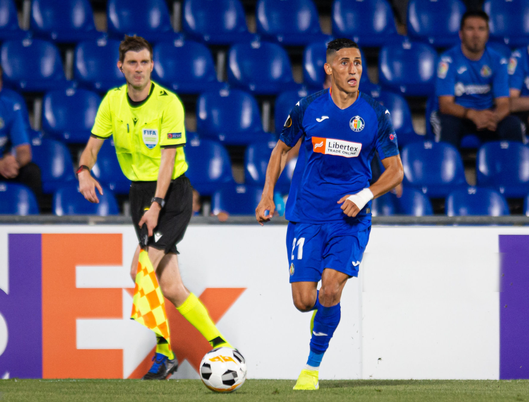 حوار مفتوح بين فجر وفضال