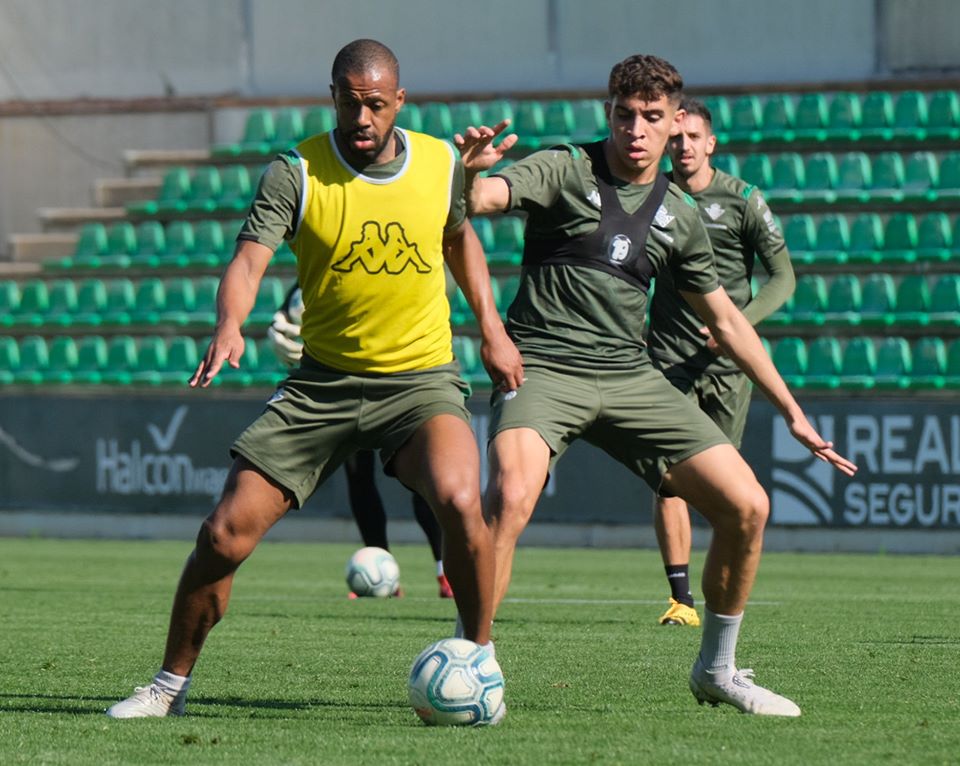 محمد مزيان يلتحق بكبار ريال بيتيس