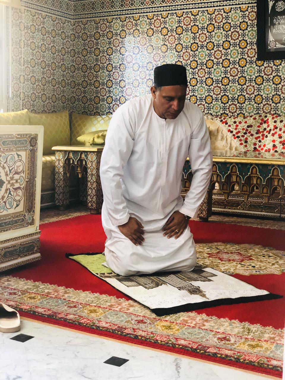 كيف يقضون حجرهم الصحي؟ مصطفى الحداوي