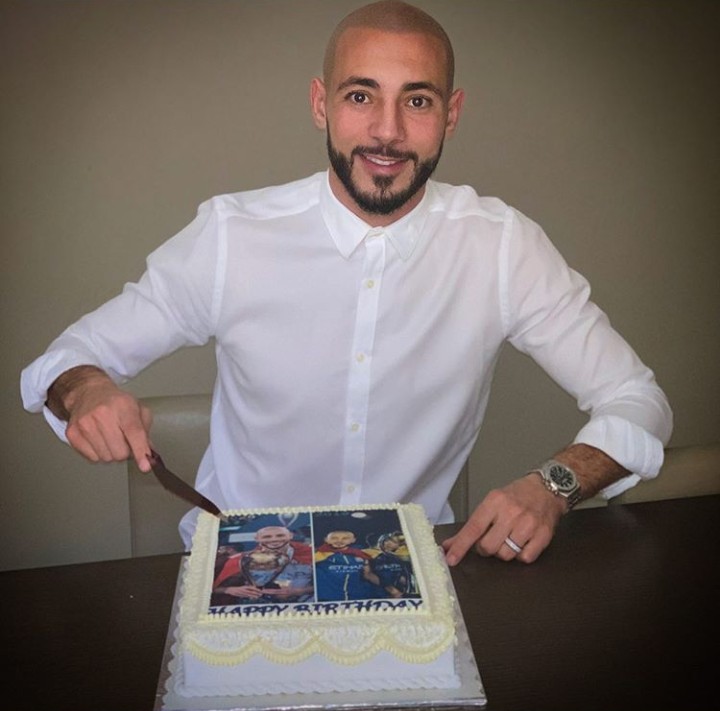 أمرابط يحتفي بهذه الذكرى مع متابعيه