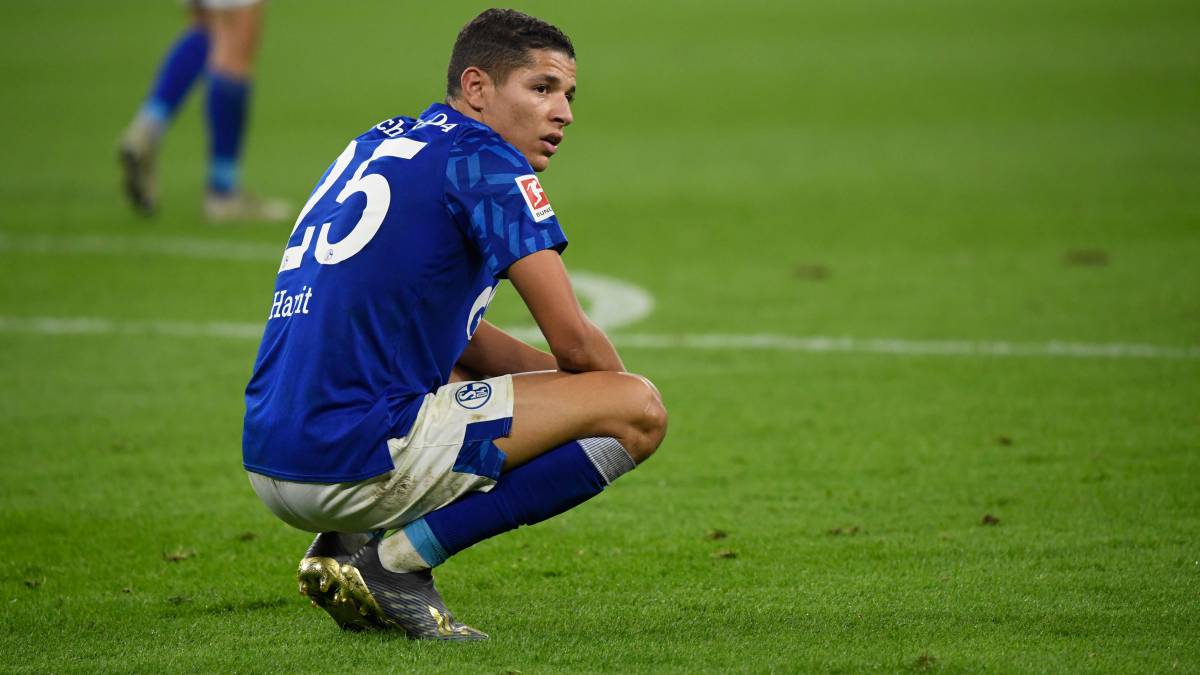 حارث يترقب.. ويخشى الإعلام في ألمانيا!