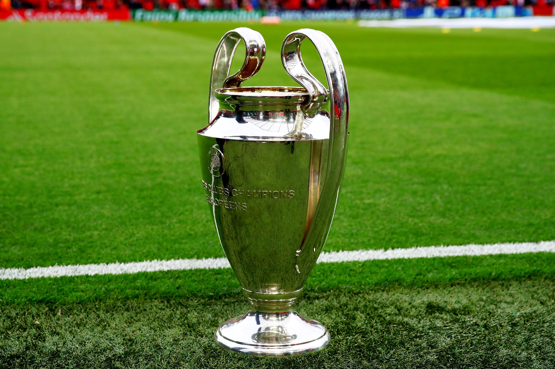 الاتحاد الأوروبي لكرة القدم ينفي تحديد ثالث غشت المقبل موعدا لاستكمال مسابقة عصبة الأبطال
