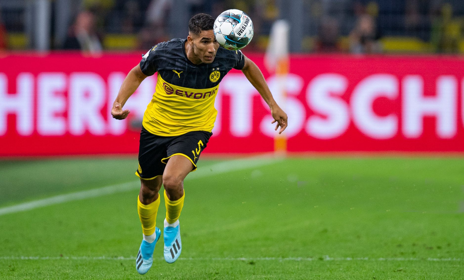 صحيفة إسبانية تكشف عن مستقبل أشرف حكيمي