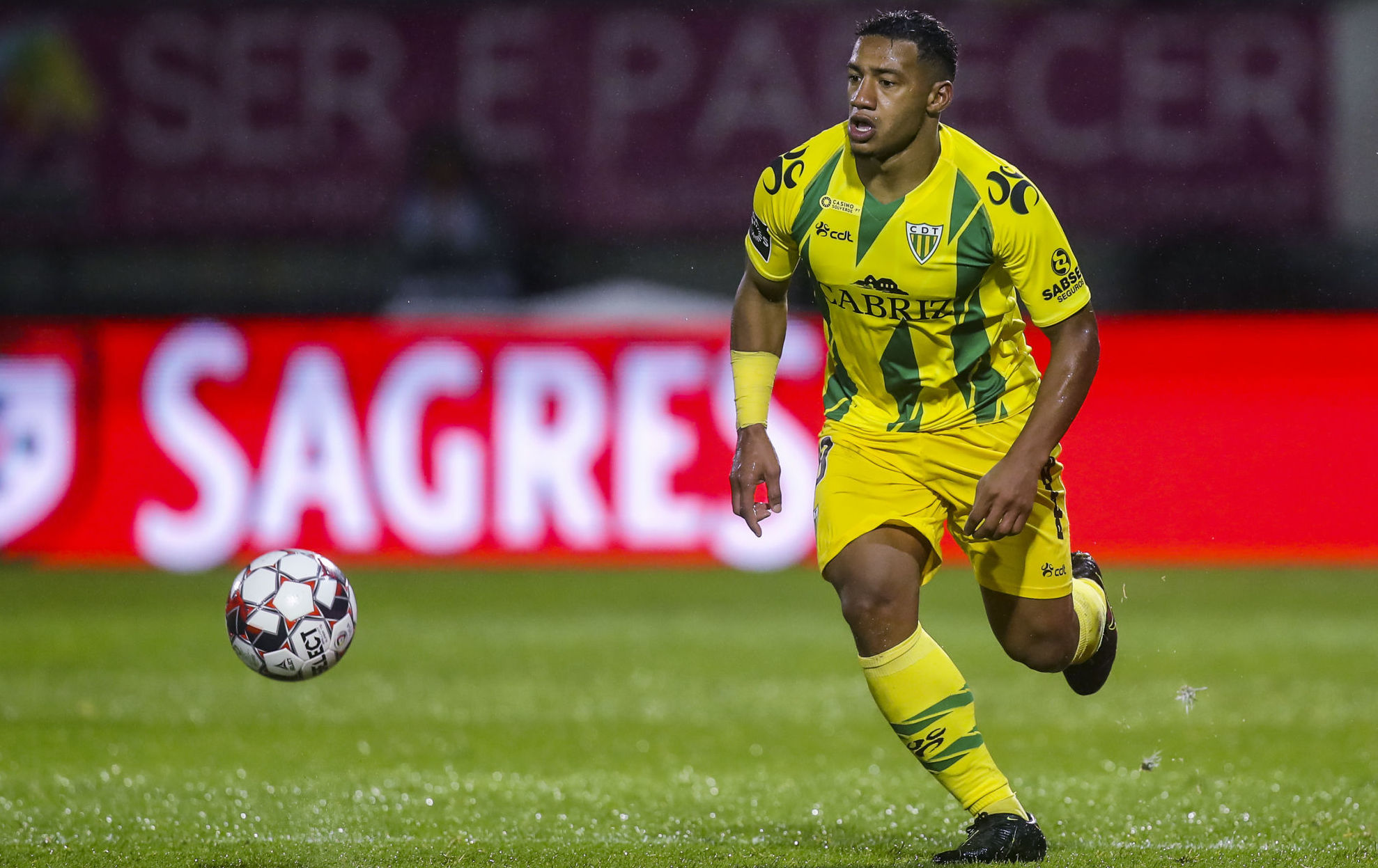 فهد موفي ينتظر اللحاق بالتداريب الجماعية