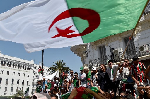النظام الجزائري يحكم قبضته على المعارضين لكسر الحراك الاحتجاجي