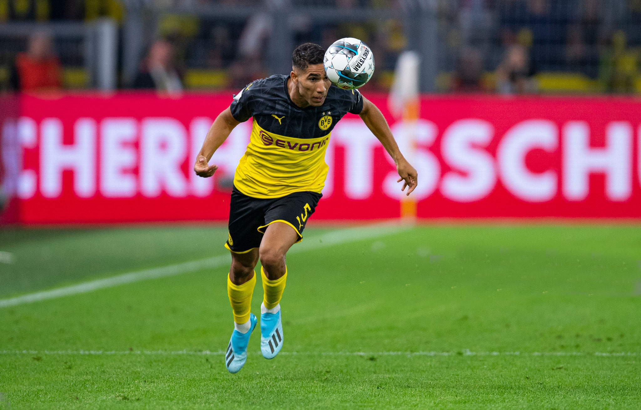 المباح والمحظور عند حكيمي!