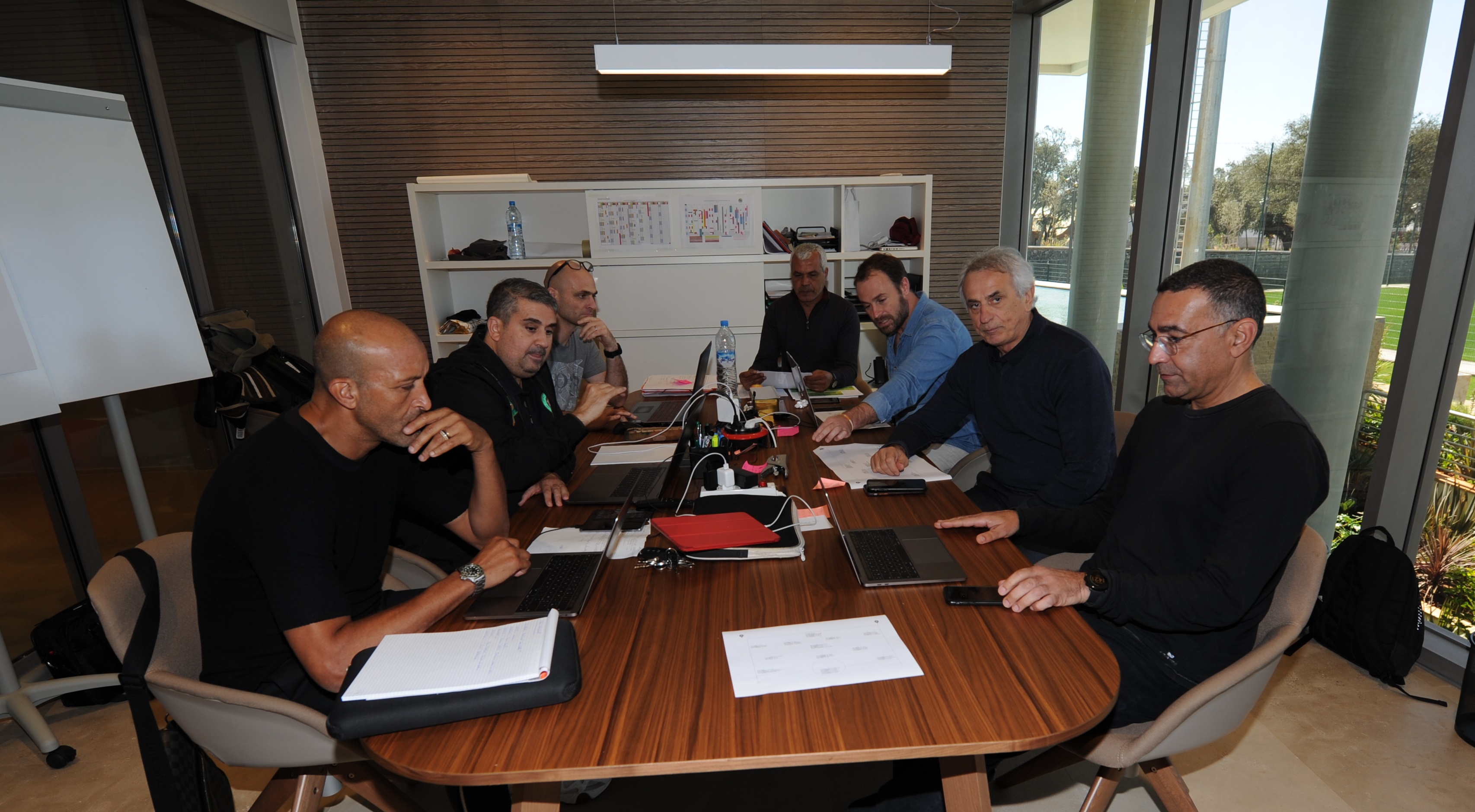 طاقم المنتخب المغربي يتواصل مع اللاعبين بشكل شبه يومي