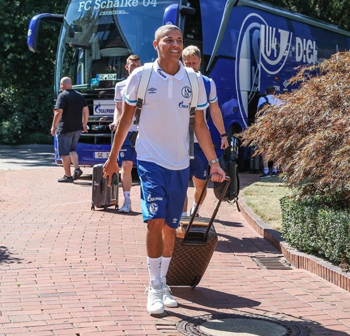 حارث ومنديل يواصلان التدريبات في معسكر شالك رغم  كورونا !