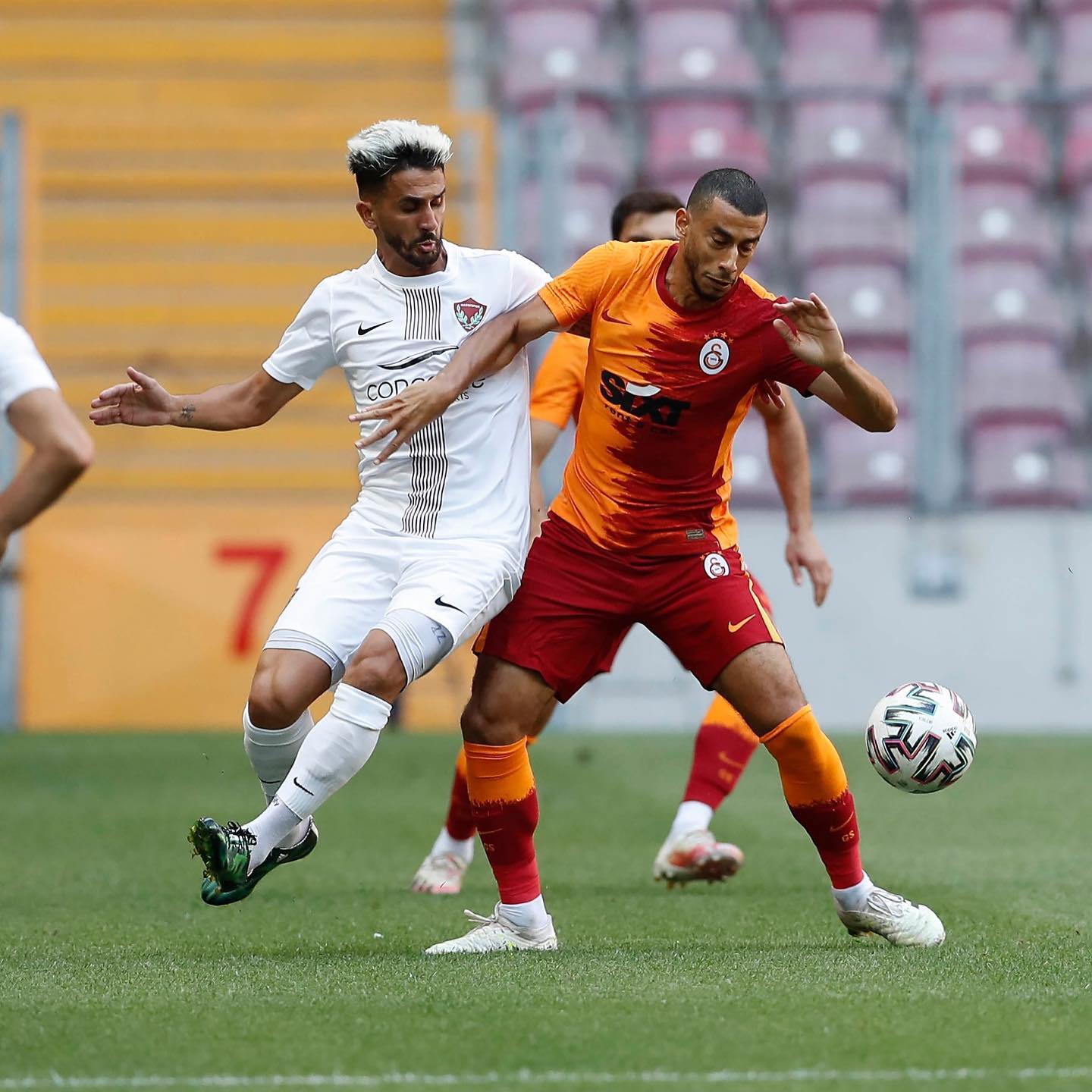 التعادل لبلهندة في مباراته الثالثة