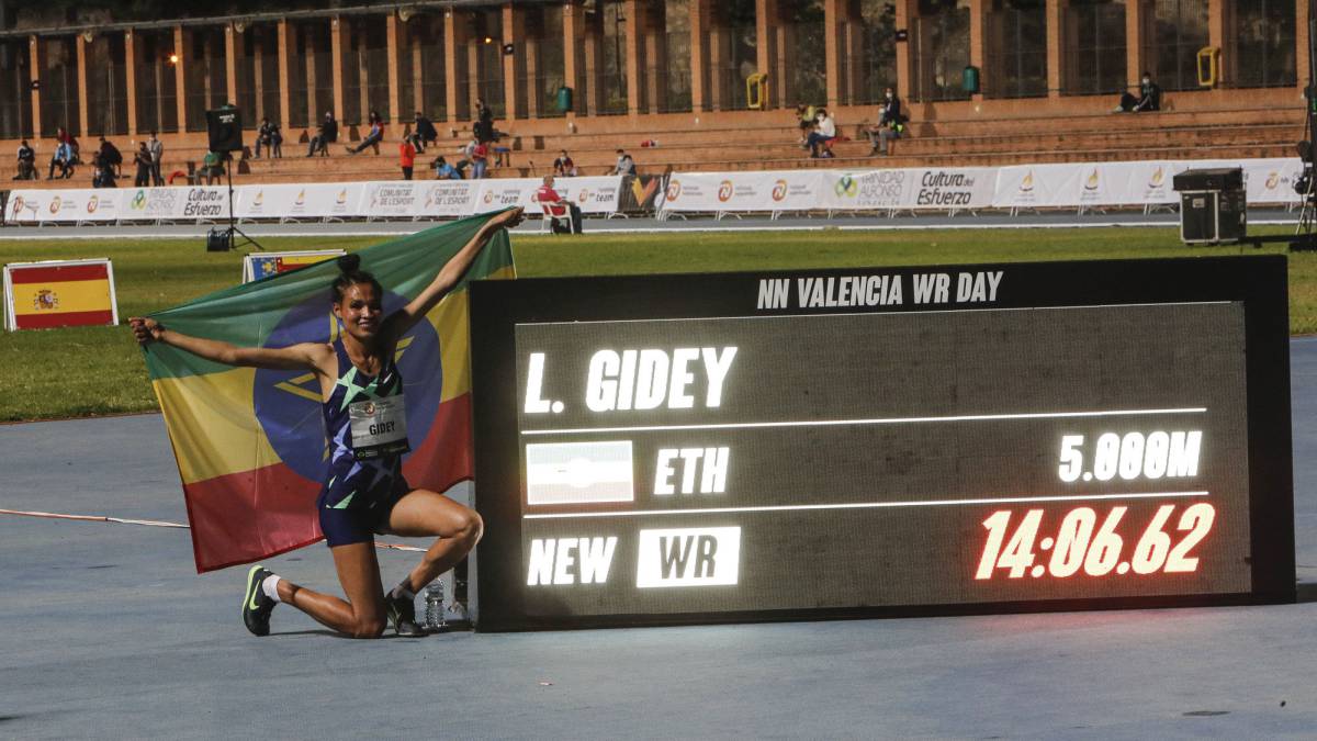 الاثيوبية غيدي تحقق رقما قياسيا عالميا في سباق خمسة ألاف متر
