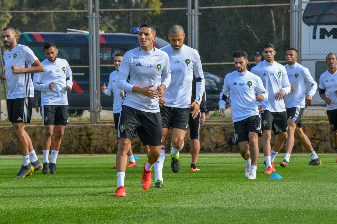 تقرير  المنتخب .. لماذا تم إسقاط بلهندة وفجر من لائحة الأسود؟