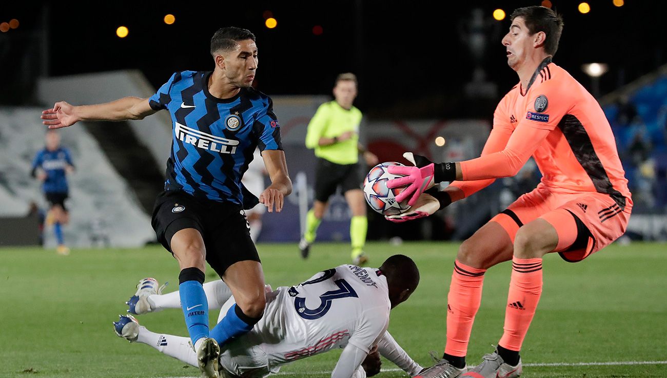 خطأ حكيمي أثَّر على أدائه.. والأرقام تؤكد ذلك!