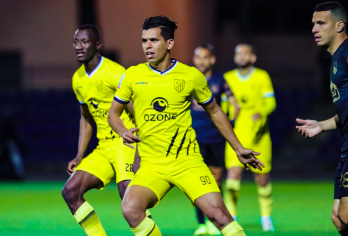 البطولة الإحترافية: الأصفار في مباراة المغرب الفاسي والمغرب التطواني