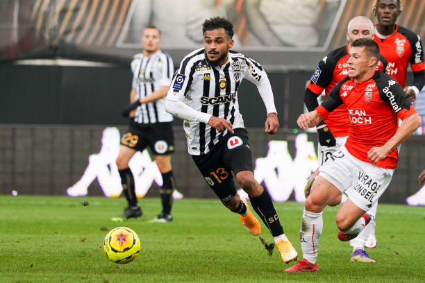 بوفال ينتزع نقطة ثمينة من عبد الحميد