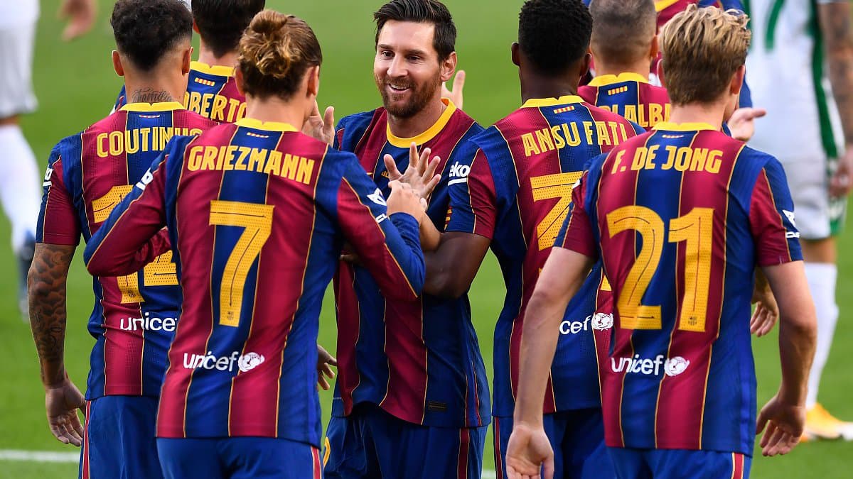 برشلونة يخطط للتخلي عن عدد كبير من اللاعبين