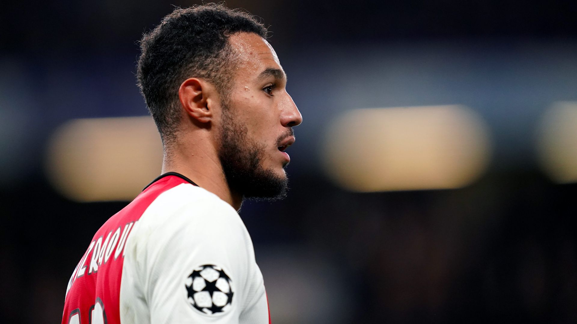 شهر اضافي لعودة مزراوي الى الملاعب