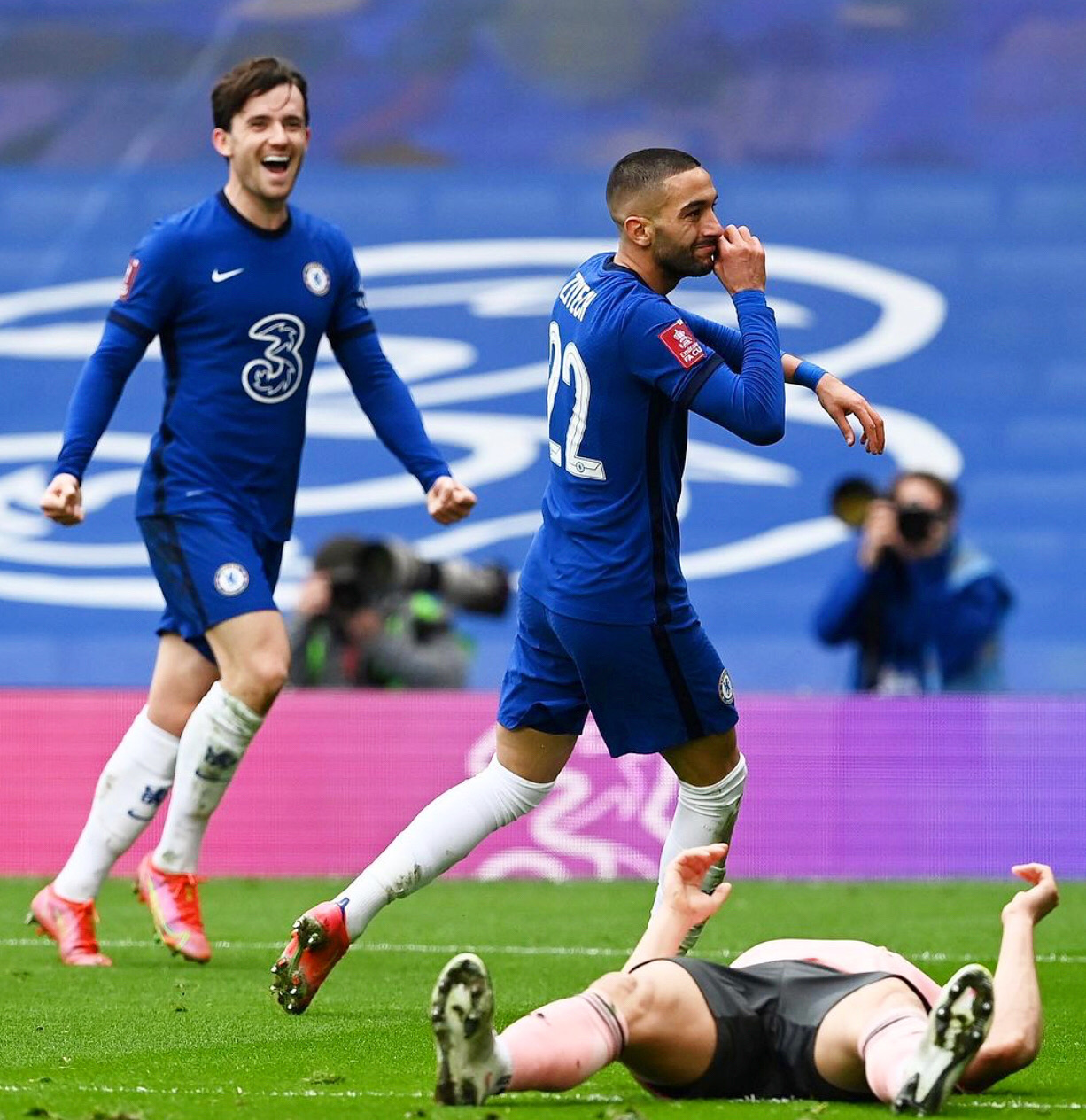 الصحافة الإنجليزية: لا داعي لكي يقلق زياش