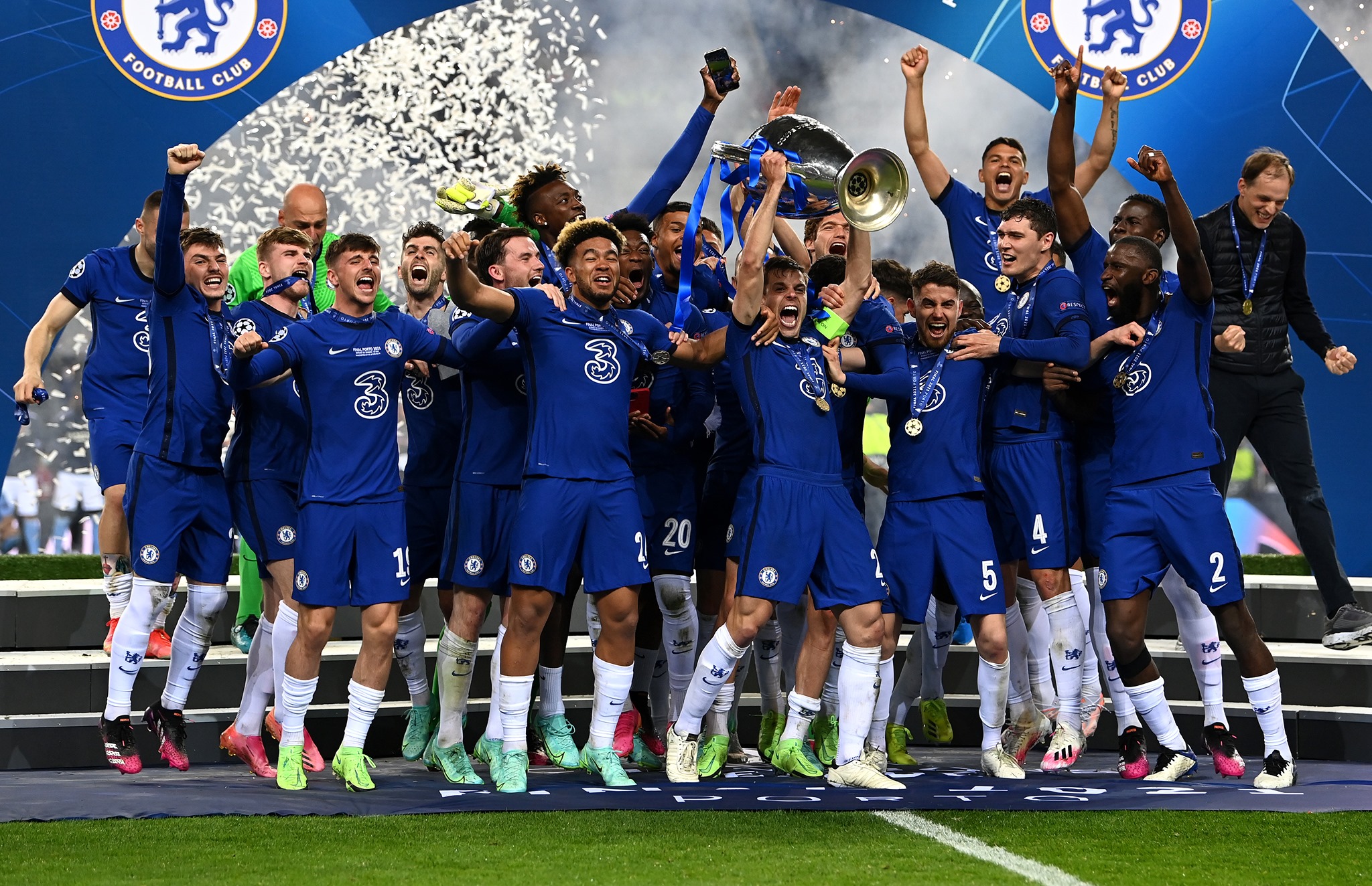 تقارير إعلامية بريطانية.. لهذا السبب لم يشارك زياش في نهائي العصبة