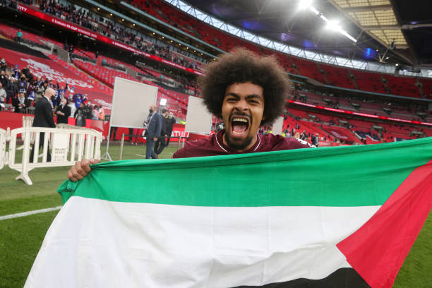 علم فلسطين كان حاضرا في احتفالات نادي ليستر سيتي