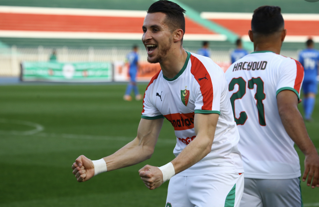 مولودية الجزائر تستعيد هدافها