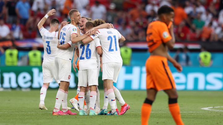 كأس أوروبا: التشيك الى ربع النهائي مستغلة النقص العددي في صفوف هولندا