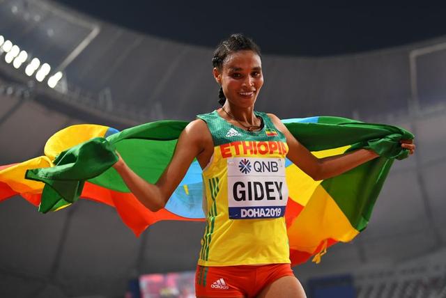الإثيوبية غيداي تحطم الرقم القياسي العالمي لسباق 10 آلاف متر
