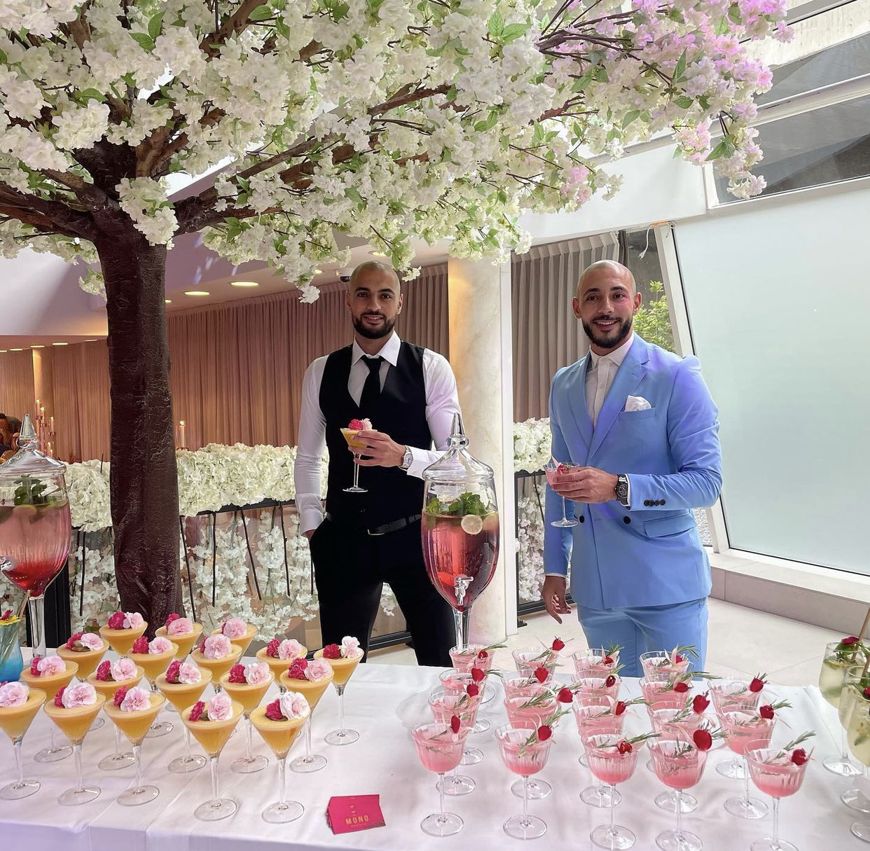 نور الدين وسفيان أمرابط في حفل زفاف بهولندا