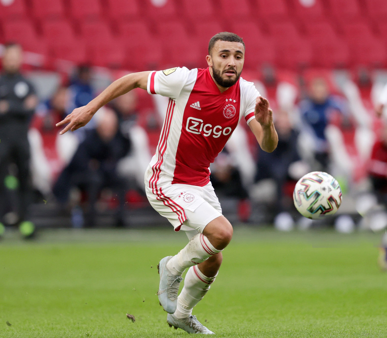 لبيض أخبر إدارة أياكس أمستردام برغبته في الرحيل